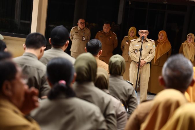 Sekda Pontianak Amirullah mengingatkan ASN menjaga disiplin dan kinerja di Kantor Wali Kota Pontianak